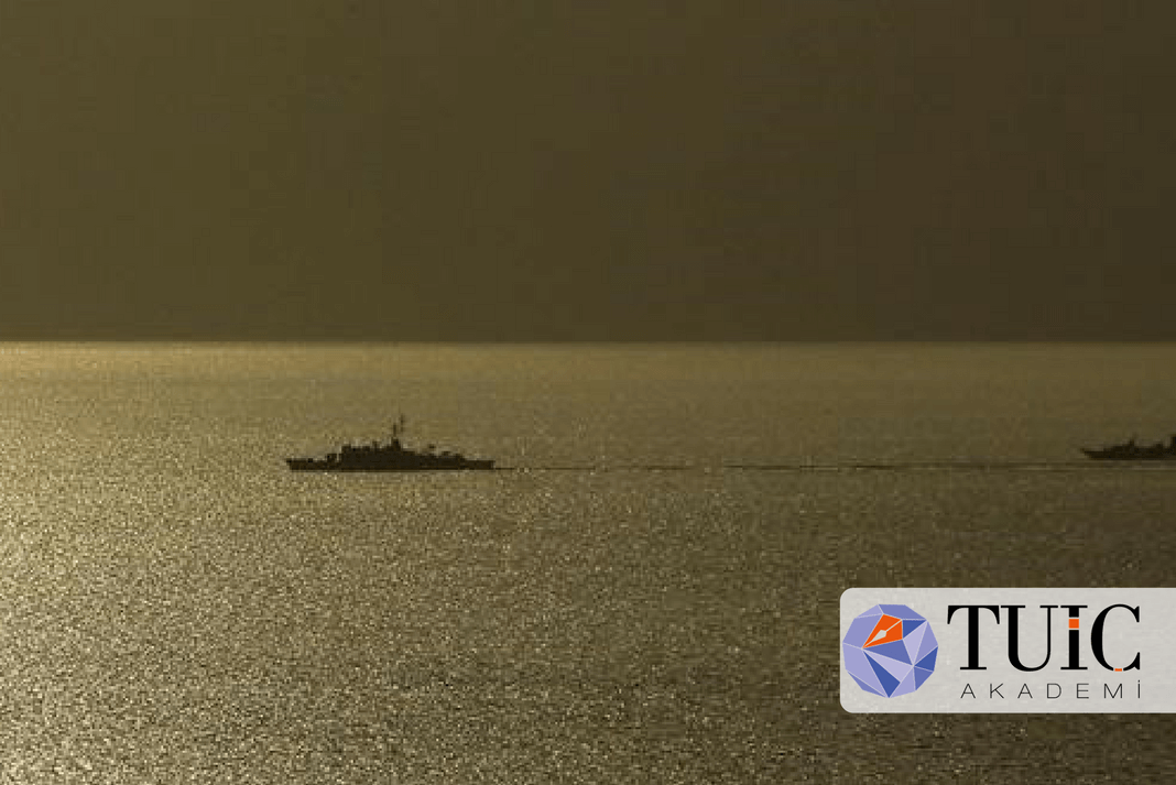 Türk Ve Yunan Savaş Gemileri Kardak’ta Karşı Karşıya Geldi.