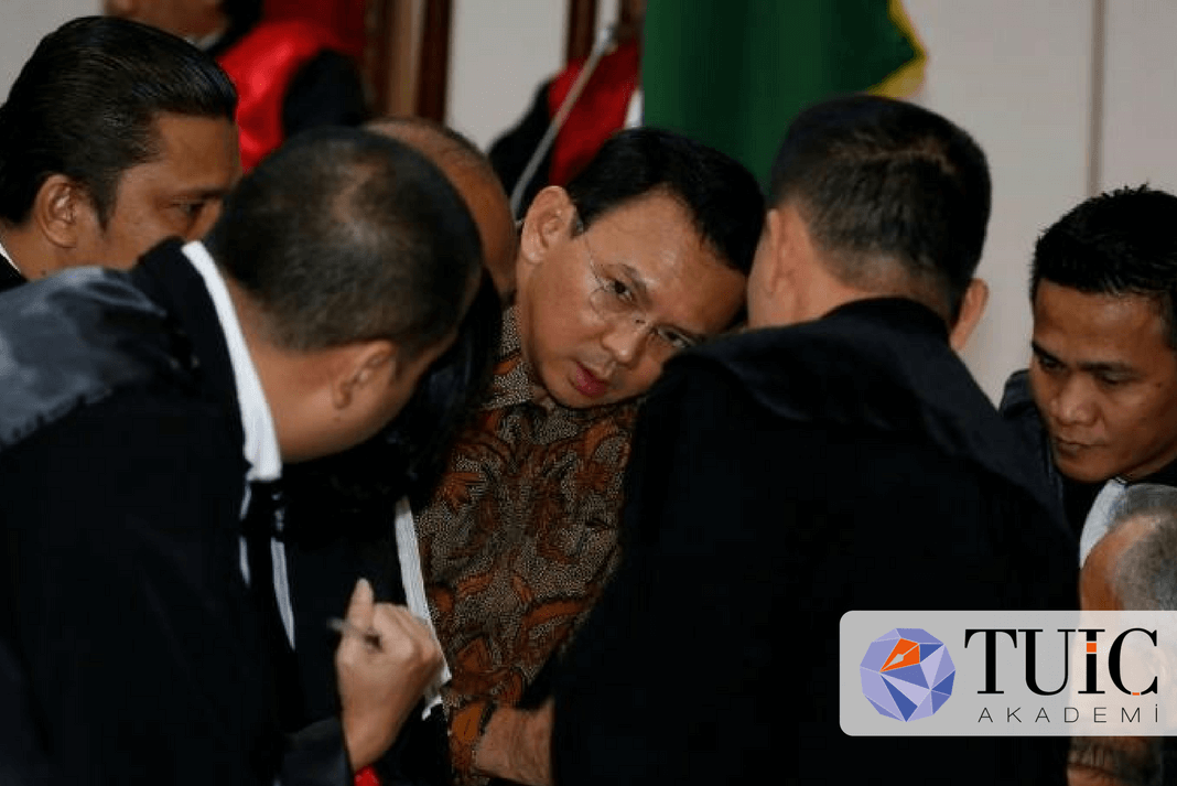 Endonezya, Jakarta’nın Hıristiyan Valisinin Duruşmasını Erteledi.