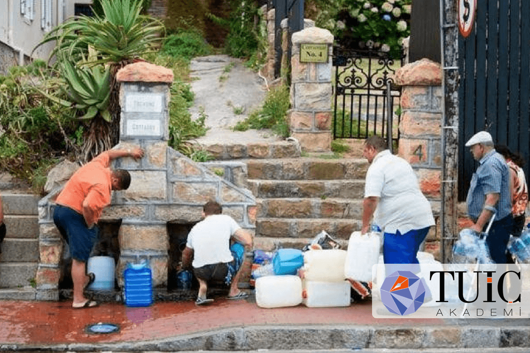 Susuz Kent Cape Town’da Su Tüketimine Kota